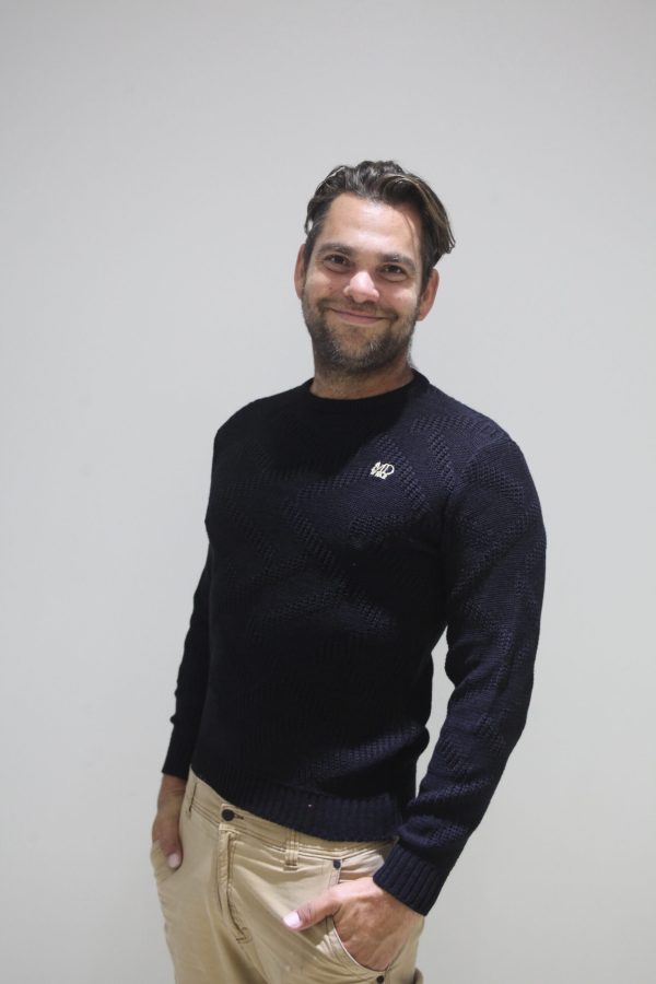 Round neck sweater for men